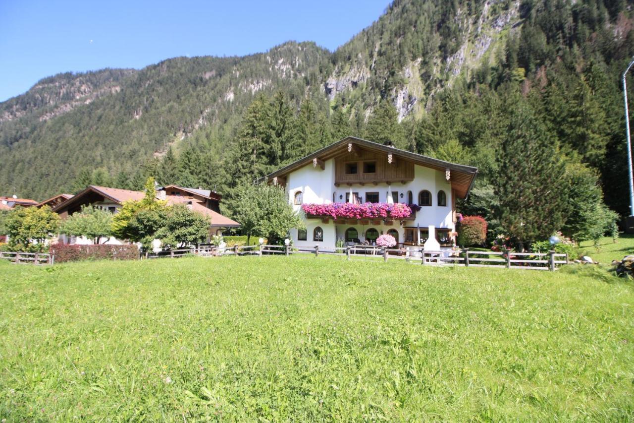 Vronis Waldhaus Adults Only Mayrhofen Exterior foto